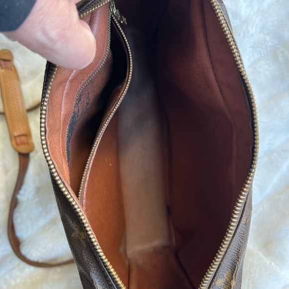 VINTAGE LUIS VUITTON TROCADERO 30 MONOGRAM CROSSBODY BAG - Picture 10 of 16